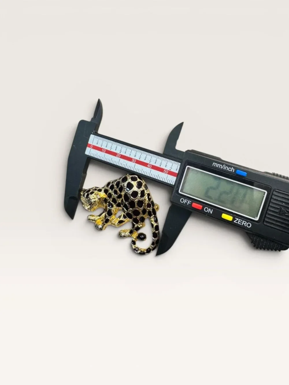 Park Lane 1980s Black Enamel Gold Tone Leopard Brooch Figural Vintage